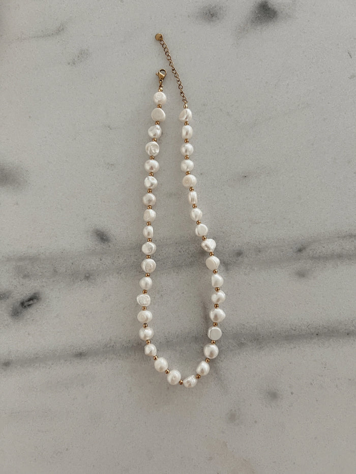 Glam Pearl Necklace